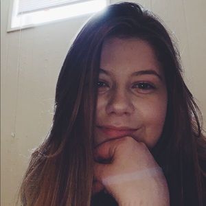 Meet your Posher, Selena